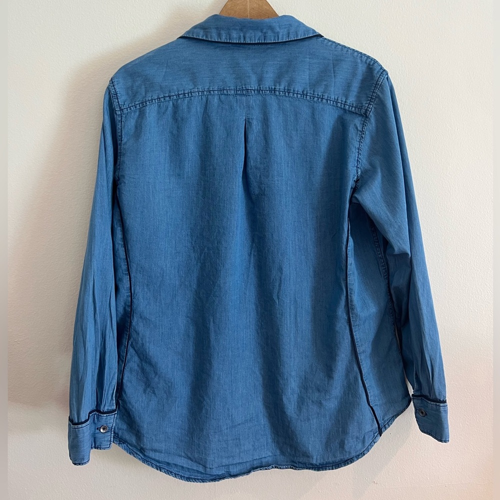 Riders by Lee Button Down Long Sleeve Shirt, Size XL, Blue Denim Color - Picture 2 of 8